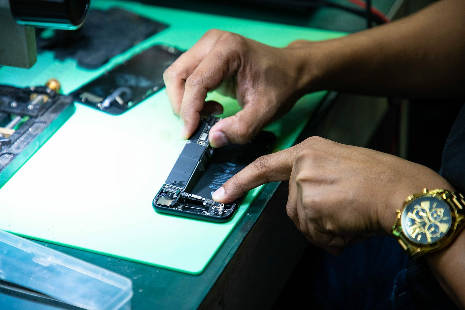 ซ่อมมือถือ แถว มหาวิทยาลัยศรีนครินทรวิโรฒ มศว ร้านไหนดี บริการซ่อมดีที่สุด 🥇 ศูนย์ซ่อม โทรศัพท์มือถือ มือถือทุกรุ่น ทุกยี่ห้อ iPhone | Apple | Samsung | Huawei