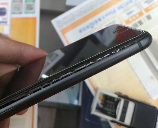 มือถือ iPhone (ไอโฟน) XS ประกันหมด แบตบวม เครื่องปริ ซ่อมที่ไหนดี