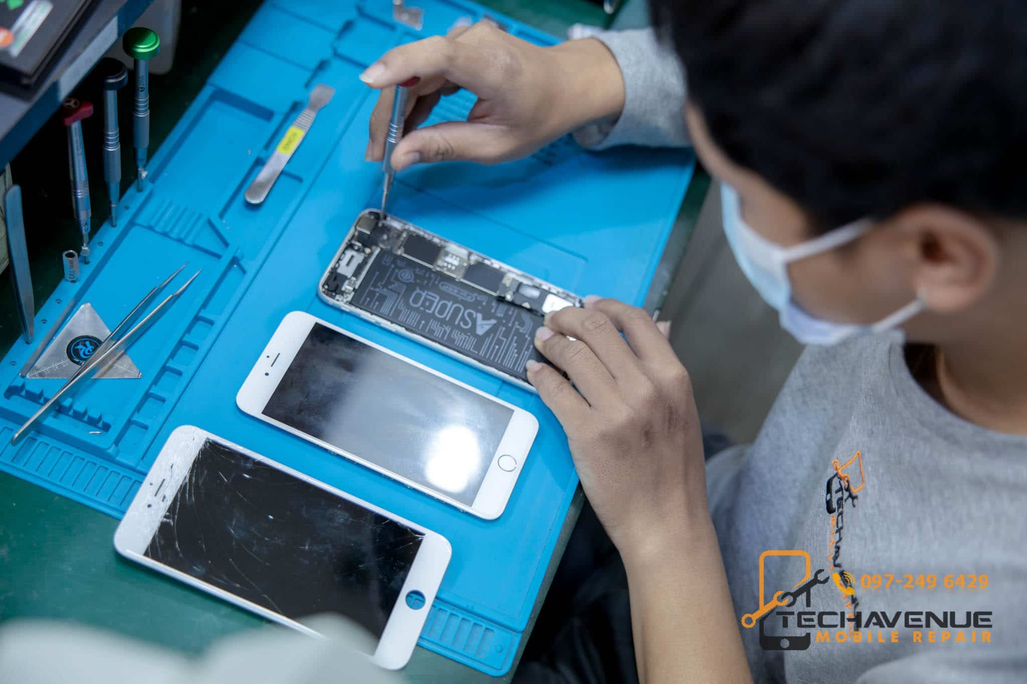 มือถือพัง ทำไมต้องซ่อมที่ TECH AVENUE เทคอเวนิวถึงดีที่สุด 🥇 ศูนย์ซ่อม โทรศัพท์มือถือ มือถือทุกรุ่น ทุกยี่ห้อ iPhone | Apple | Samsung | Huawei